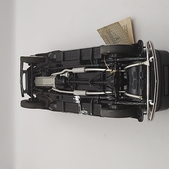 Vintage Franklin Mint 1930 V16 452 Cadillac Imperial Sedan NWT Black - Picture 8 of 12